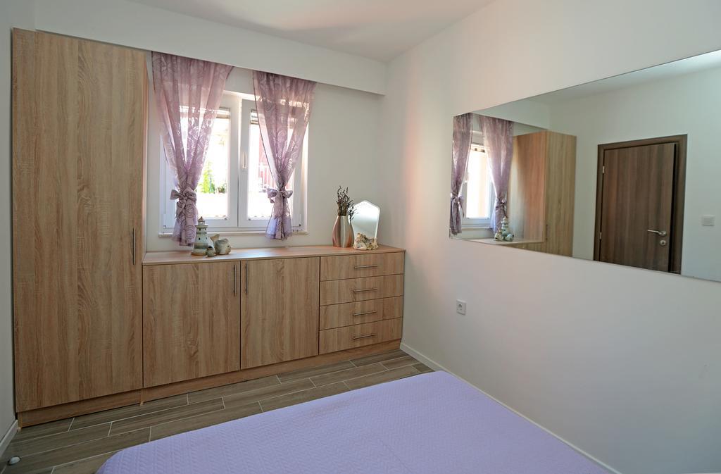 Catherine'S Garden Apartment Sibenik Room photo