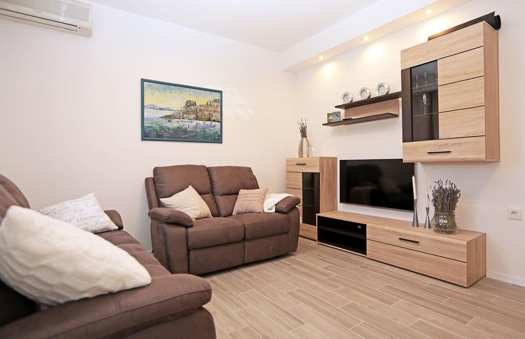 Catherine'S Garden Apartment Sibenik Room photo