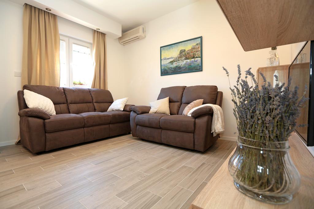 Catherine'S Garden Apartment Sibenik Room photo