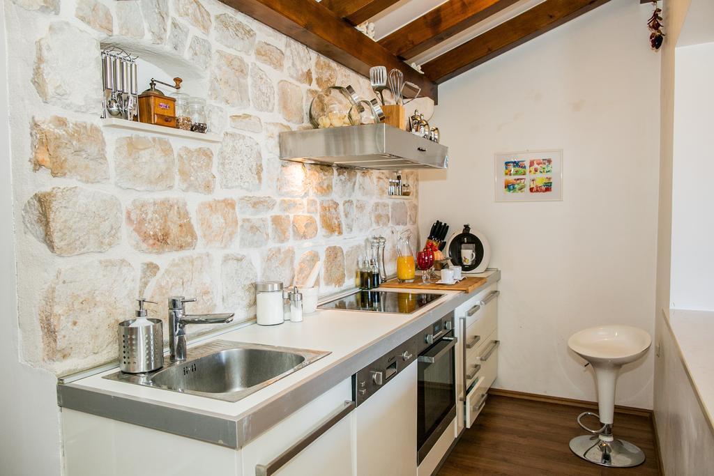 Catherine'S Garden Apartment Sibenik Room photo