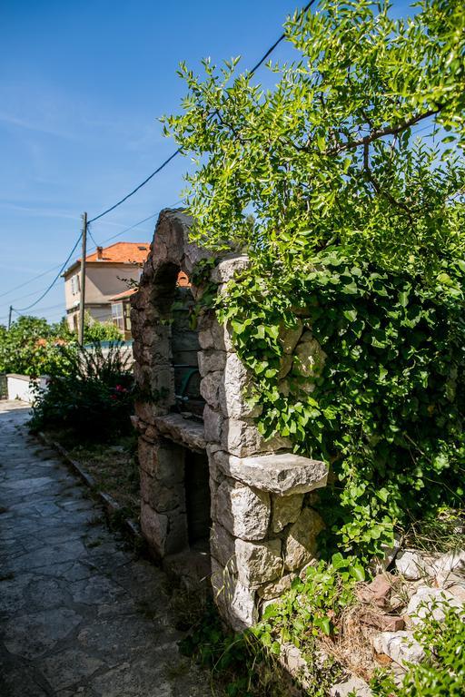 Catherine'S Garden Apartment Sibenik Room photo