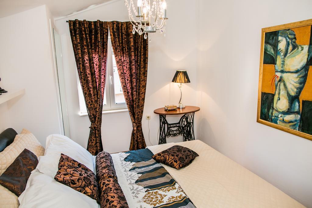 Catherine'S Garden Apartment Sibenik Room photo
